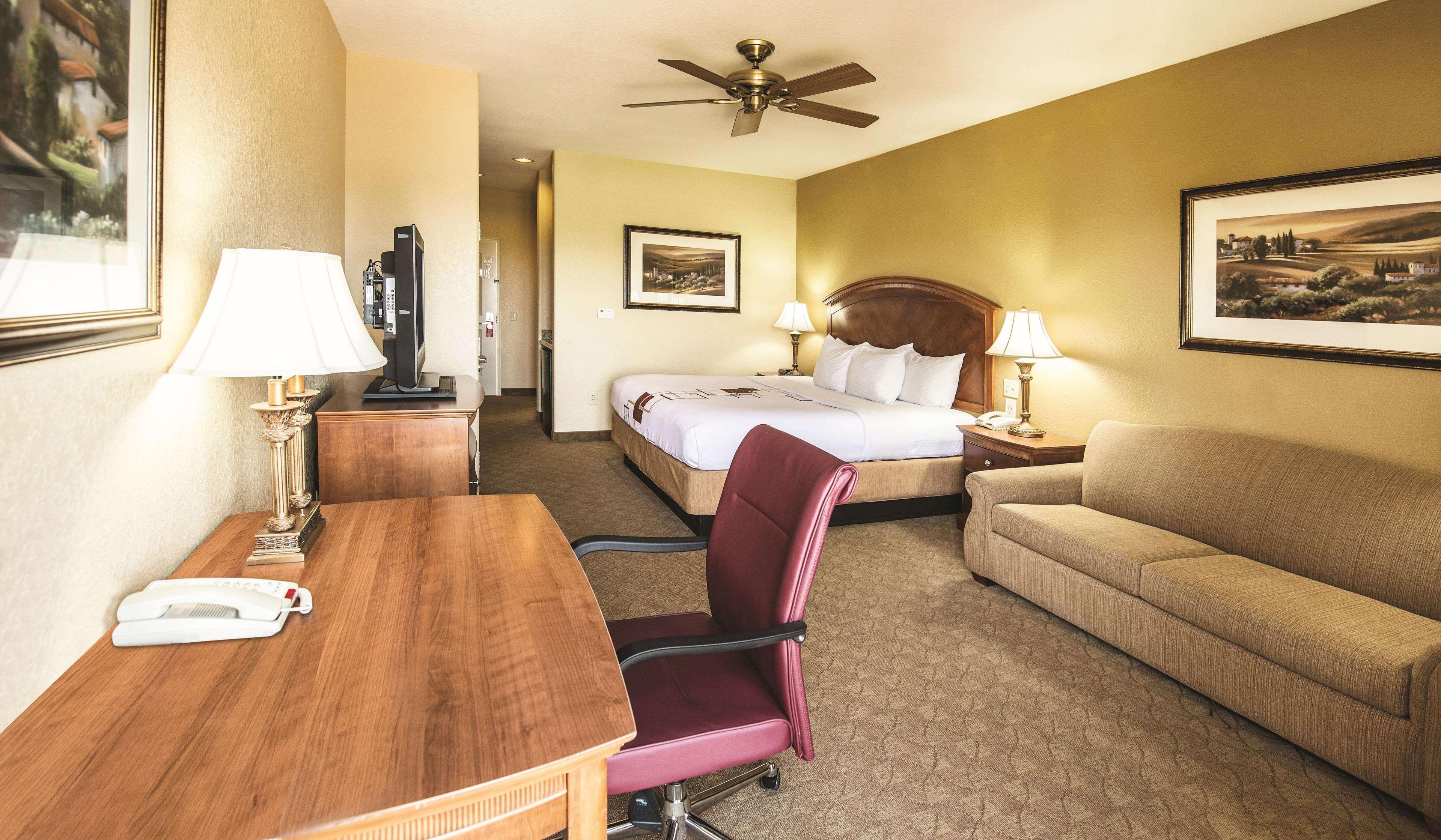 La Quinta By Wyndham Marble Falls Exterior photo