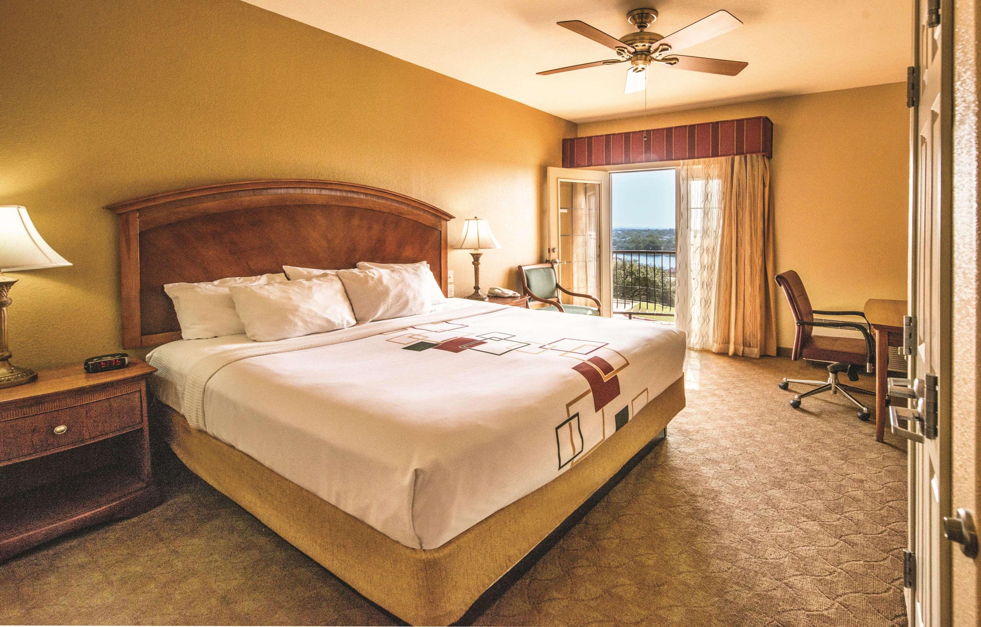 La Quinta By Wyndham Marble Falls Exterior photo