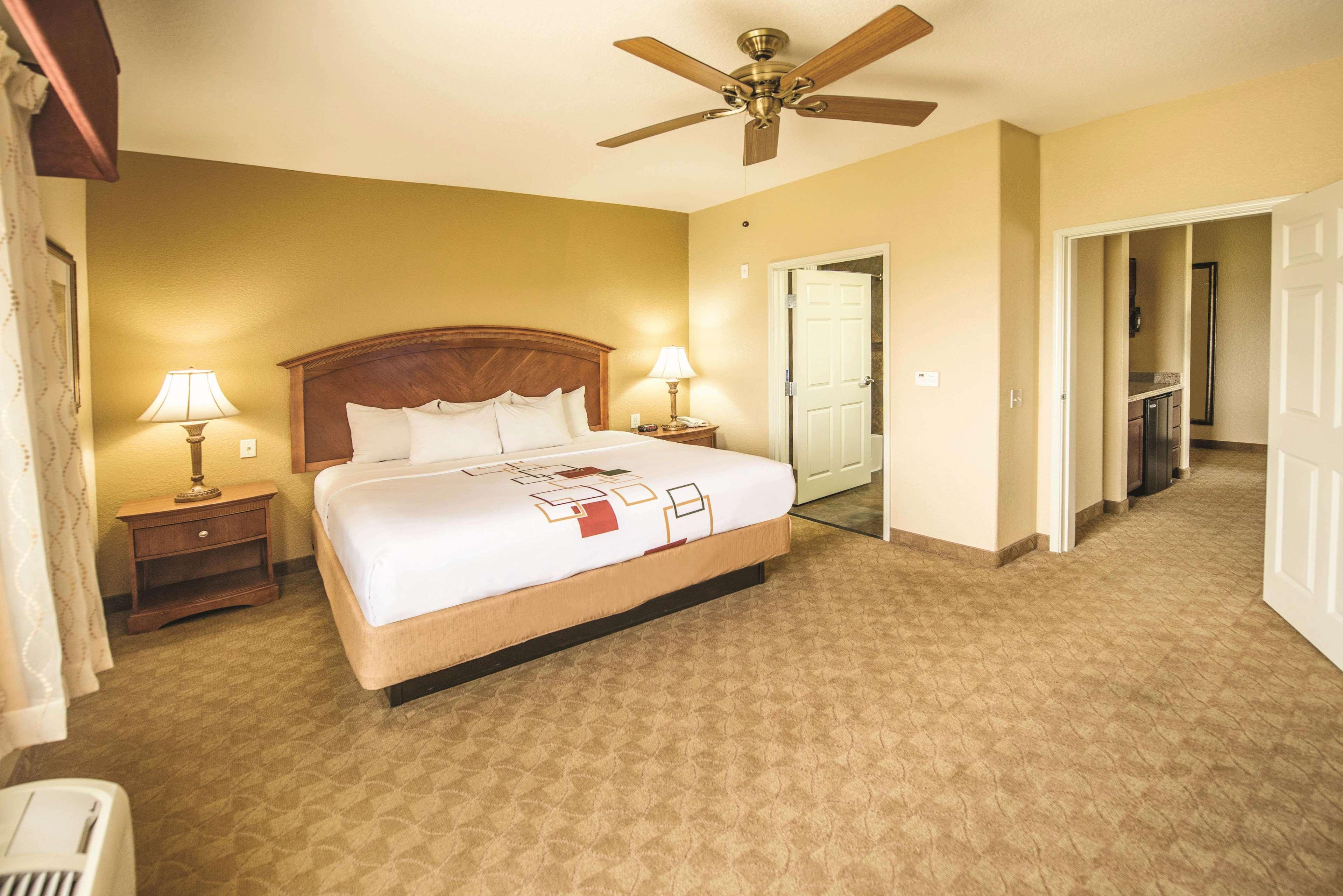 La Quinta By Wyndham Marble Falls Exterior photo
