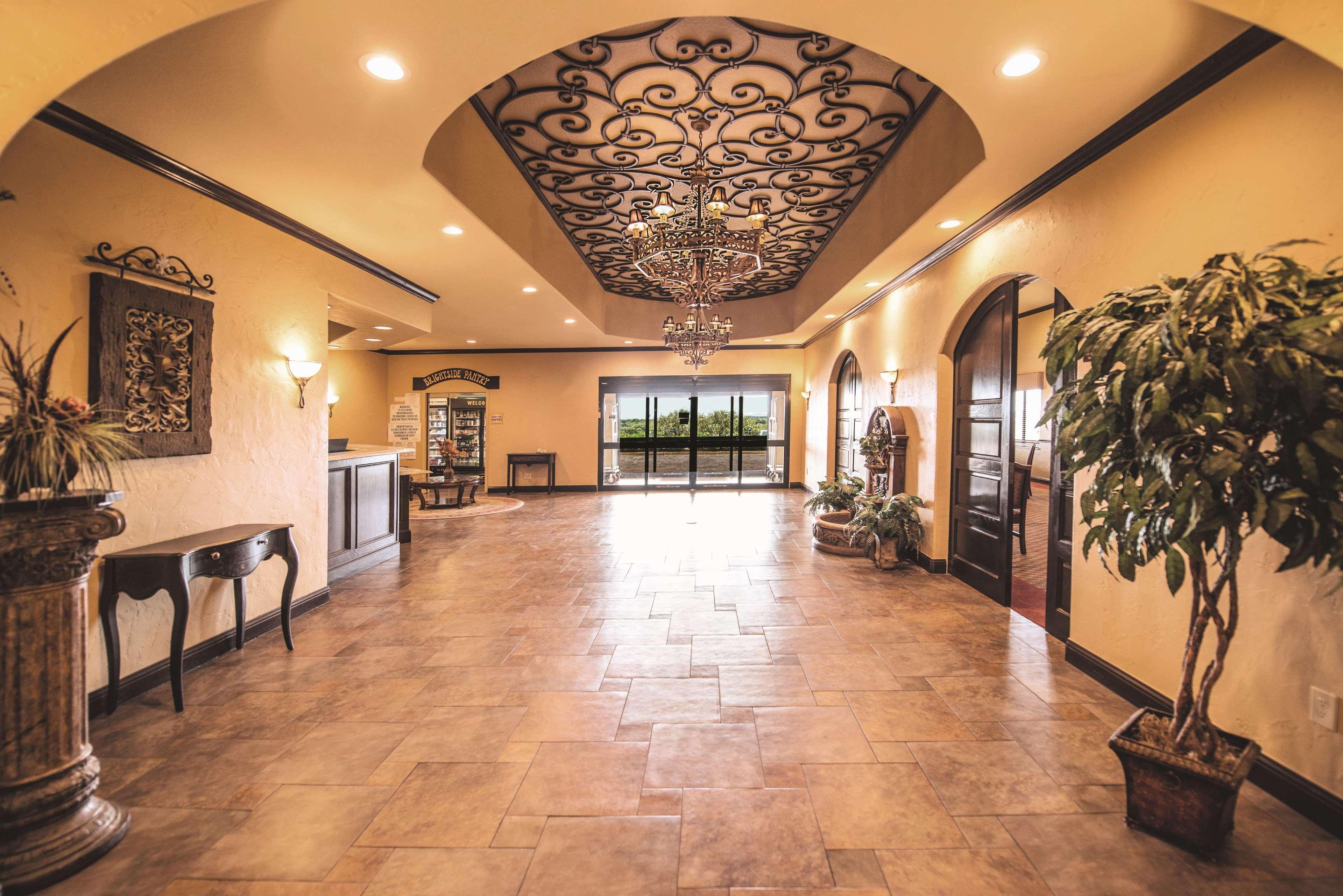 La Quinta By Wyndham Marble Falls Exterior photo