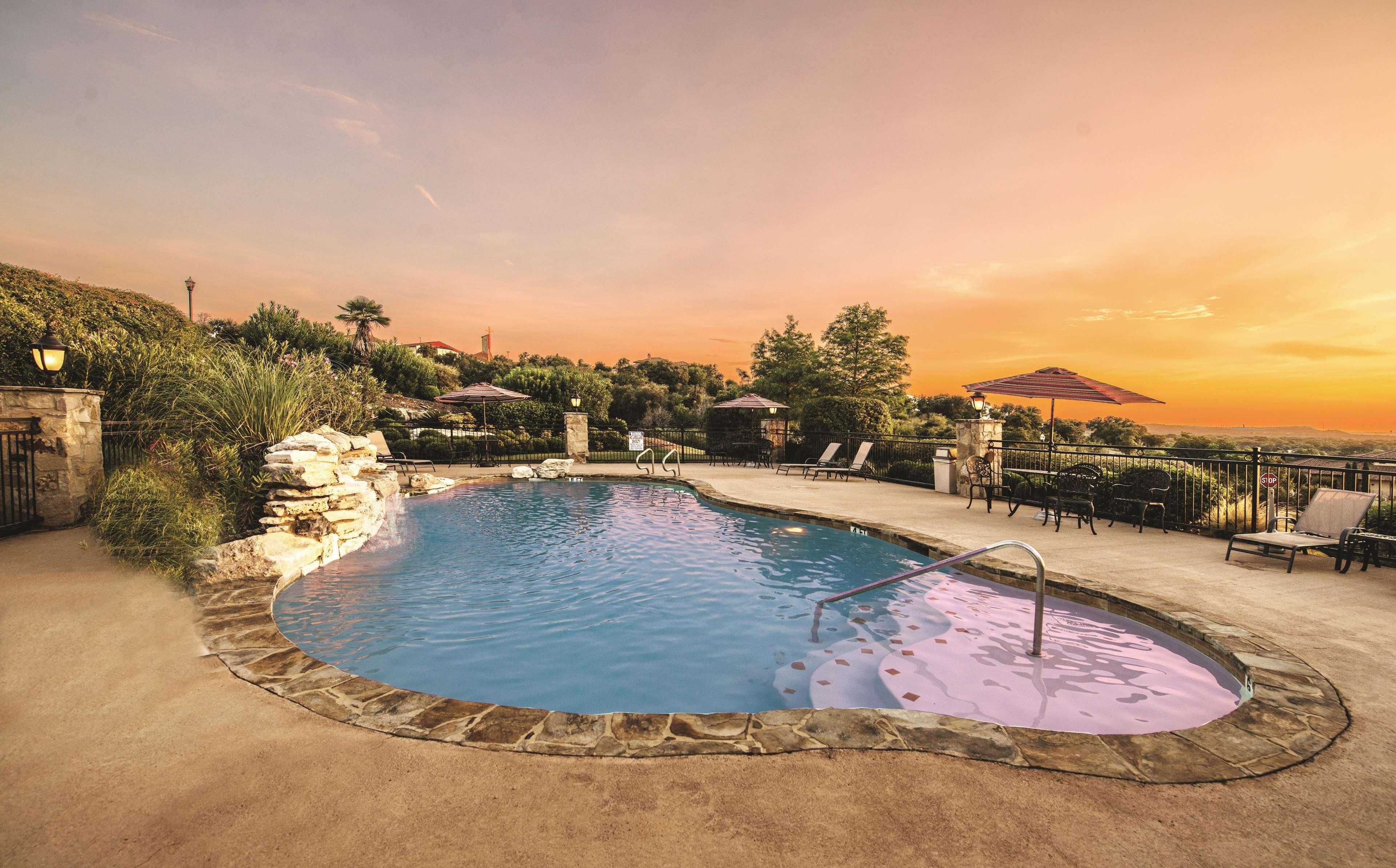 La Quinta By Wyndham Marble Falls Exterior photo