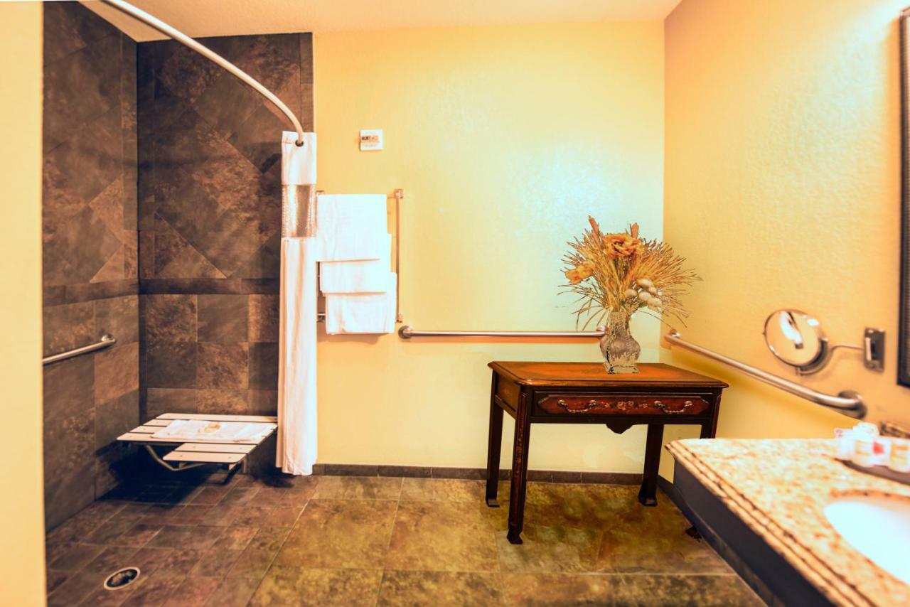La Quinta By Wyndham Marble Falls Exterior photo
